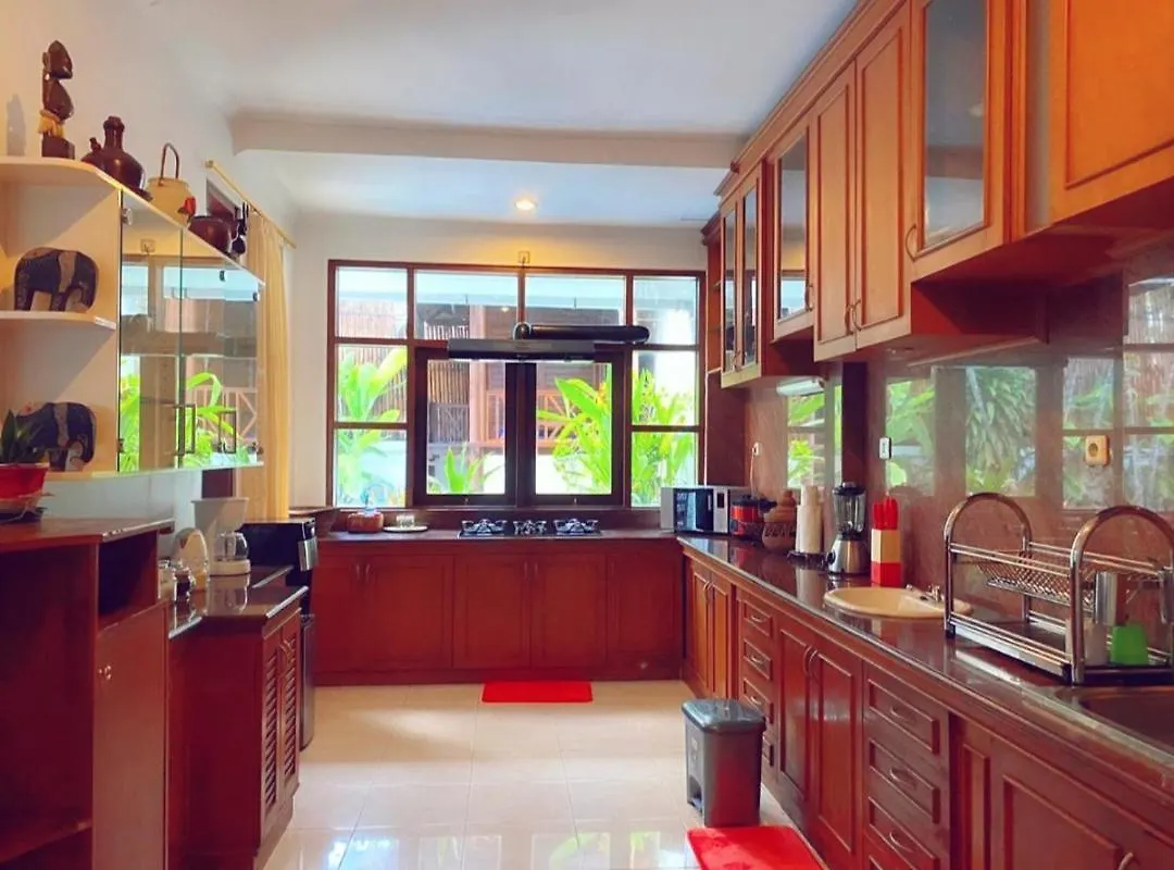 Villa Cantik Kuta Regency