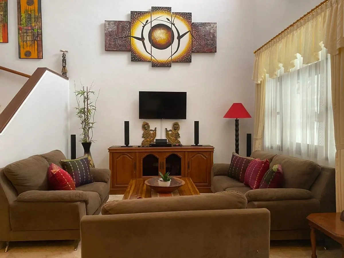 Villa Cantik Kuta Regency